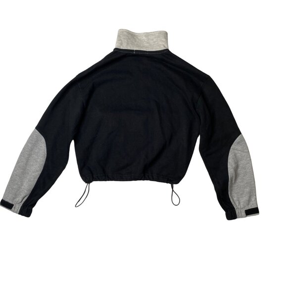 Garage Women's Cropped Pullover in Grey and Black, size Extra Small - Picture 6 of 10